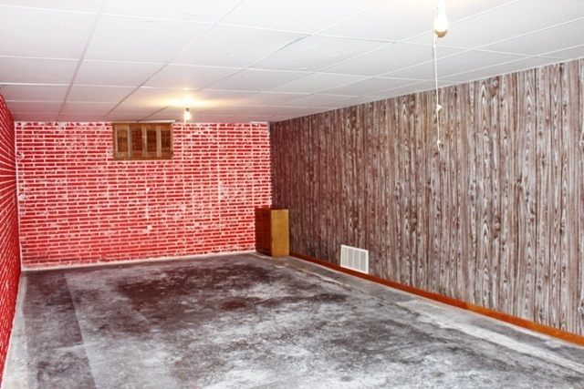 for_dev_3D's tweet photo. some insane images i found on zillow yesterday https://t.co/rBPag81oY0