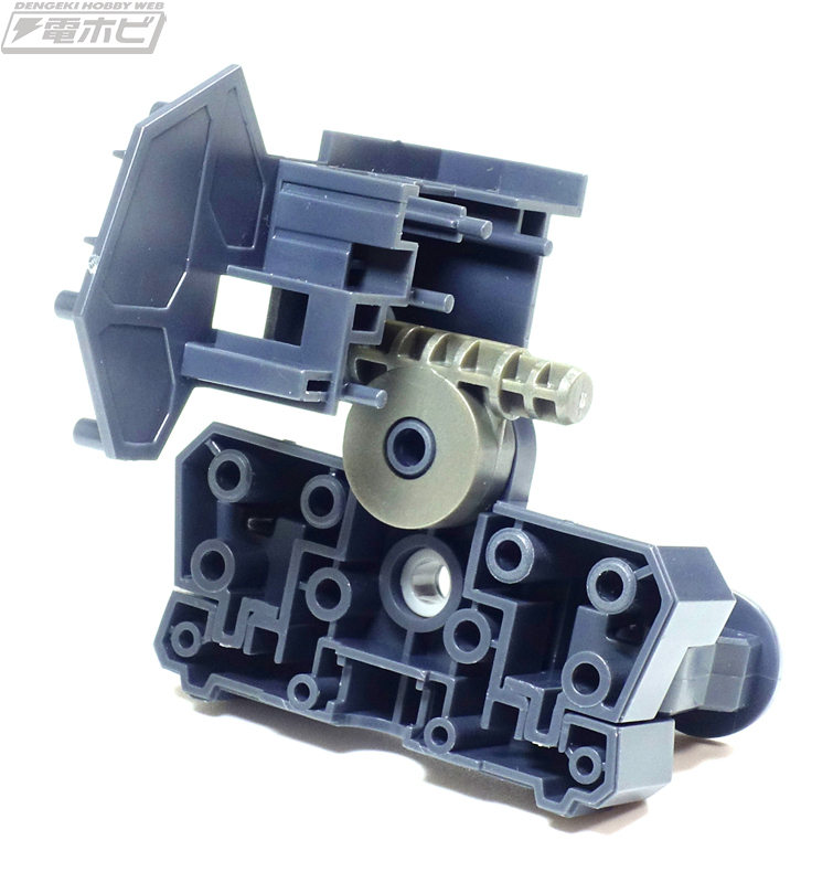 hobby_magazine's tweet photo. 【昨日の話題】全高約29センチ！『#超獣機神ダンクーガ』のアオシマ製プラモデルをレビュー！巨大スナップキットの内側に、断空剣＆断空砲をかっこよく構えさせるためのこだわりを見た！

https://t.co/AOn1f1xiIr

#アオシマ https://t.co/nWMoRDLaro