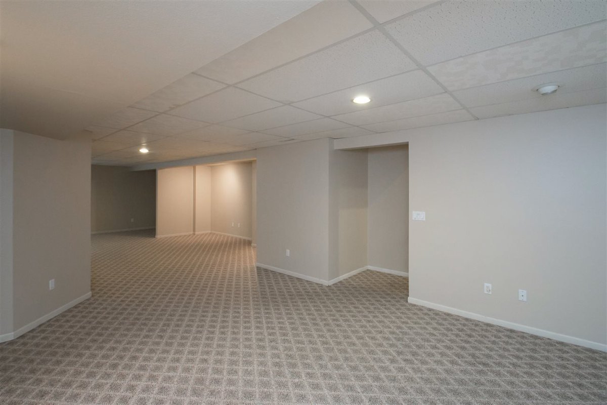 for_dev_3D's tweet photo. some insane images i found on zillow yesterday https://t.co/rBPag81oY0