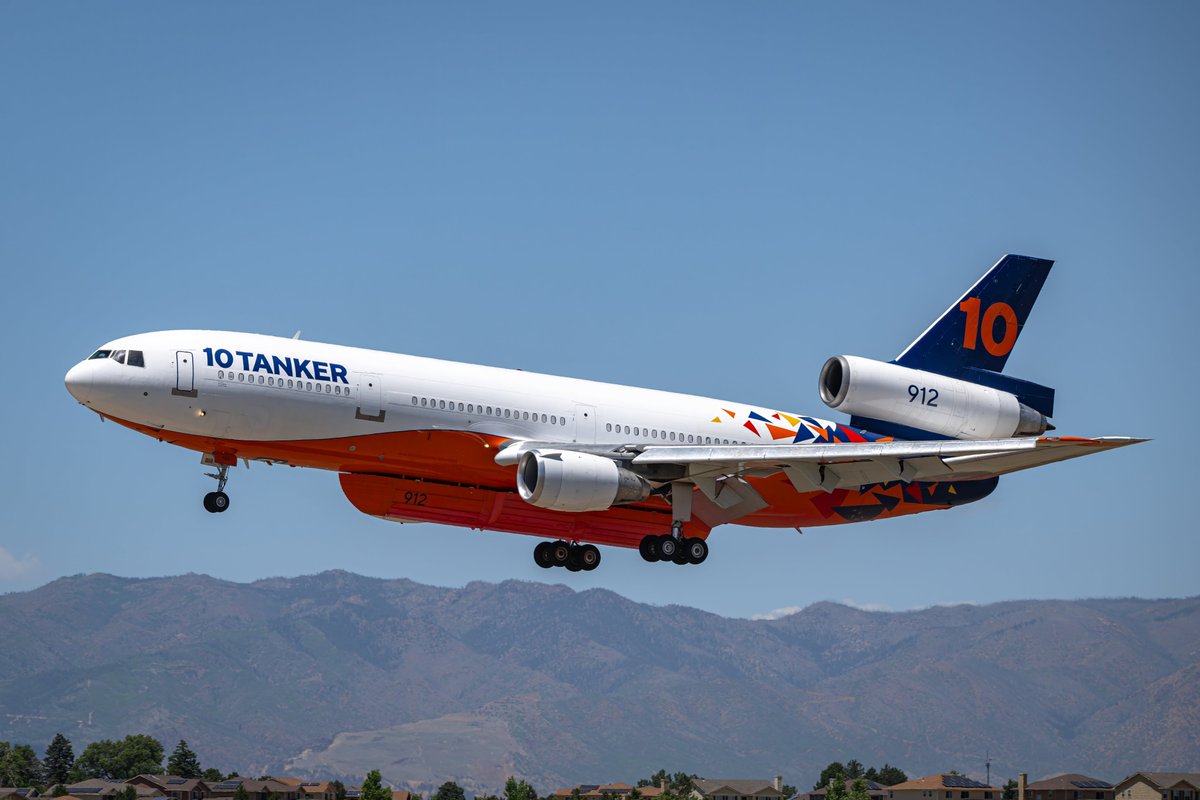 GDevorePhotos's tweet photo. TANKER912, a DC-10 Aerial Firefighting aircraft from 10 Tanker lands at Colorado Springs. https://t.co/WPbuFoGzoF