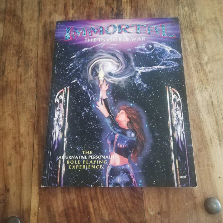 RolePerSecond's tweet photo. @ibozuke Me sucedió cuando leí Immortal. Es un juego ochentero de inmortales a la highlander, combinados con shapeshifts espirituales. Fue toda una experiencia jaja. https://t.co/ZqAlAl2tJY
