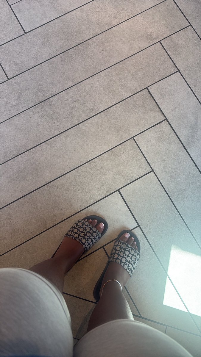 Feetliciouxc's tweet photo. Frenchies 😍😍🫣 https://t.co/utzVFsykVb