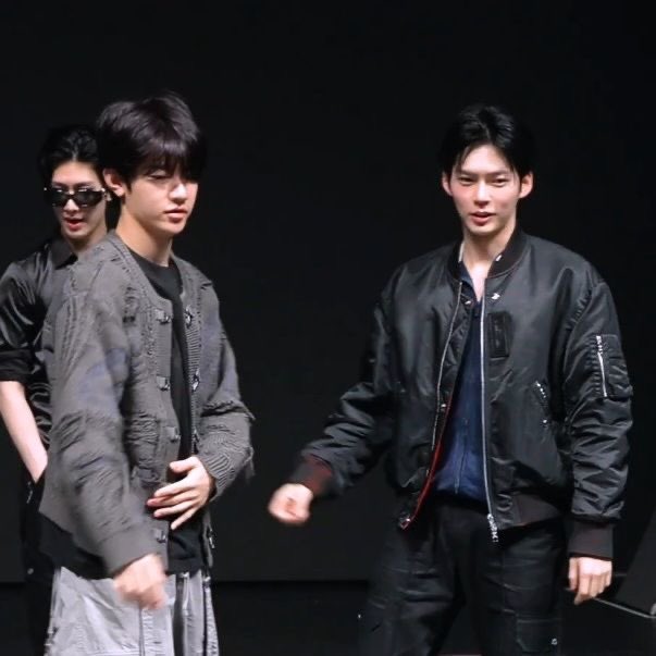 uopbn67's tweet photo. .                                            쨩구리 가야 돼~!
누늘모떠 https://t.co/hMbTk4SH1z