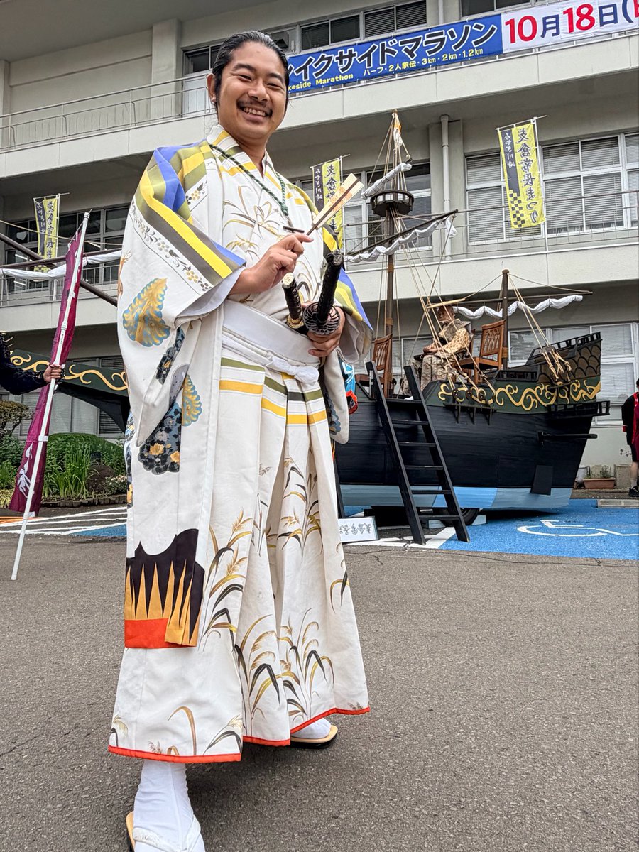 Datemono_iwdym's tweet photo. #支倉常長まつり
なんだりかんだり

奥州仙台おもてなし集団
伊達武将隊と共に‼️

心静かなる益荒男
伊達政宗殿！
甦り後お初にお目に掛かる
茂庭綱元殿！
ご自身の祭りという事で
いつにも増して楽しげな
支倉常長殿！
「バック忘れてしまった😆」
自然大好き松尾芭蕉殿！

いつもいつも有り難し🖐️‼️ https://t.co/iFRULiMJz9