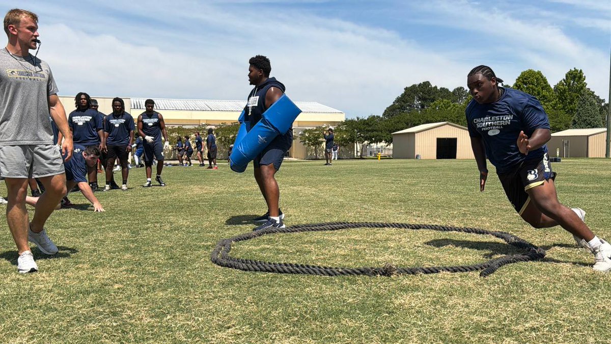 IAlkush62's tweet photo. Pictures from the OL/DL Charleston Southern Prospect Camp https://t.co/QRszOO5ak5