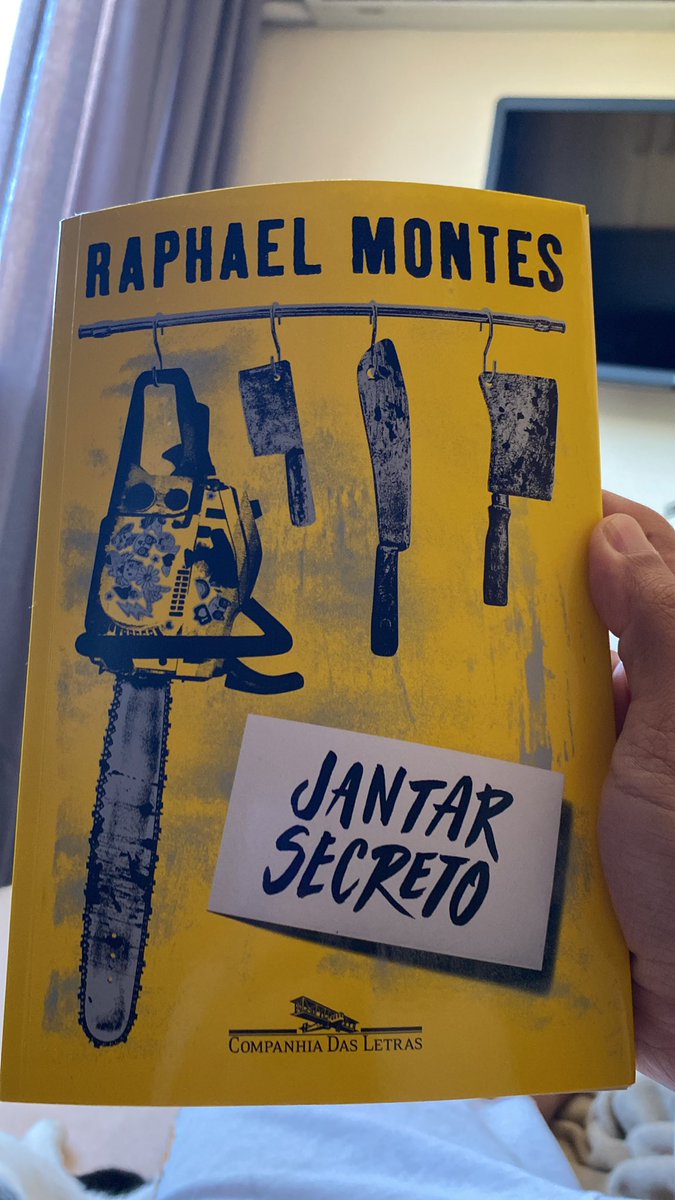 fess027's tweet photo. Depois de ler este livro, eu tenho certeza que tem gente com muito dinheiro comendo carne humana por aí (vide o caso Epstein para reforçar isso). https://t.co/J8odQtMY5k