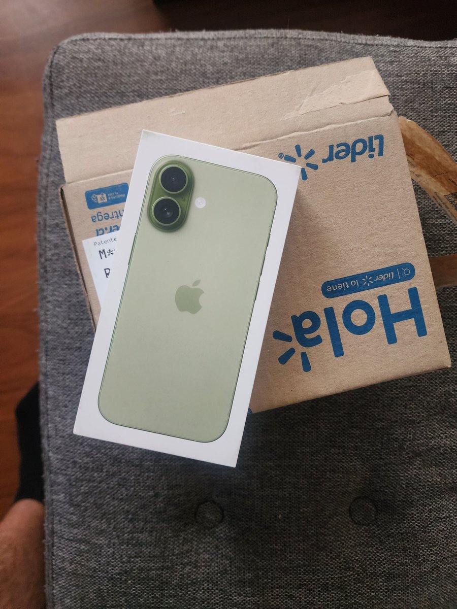 raikonen7's tweet photo. Ya que @LIDERcl sigue incumplimiento la ley, público lo sucedido.

3 de junio, compro en cyber un S25 Ultra, el día 5 llega un iPhone 17. Hablo con postventa por Whatsapp y me indica que lo debo retornar para cancelar mi compra.

Corrijan si error cambiando el equipo?
@SERNAC https://t.co/jhbR0WQfmN