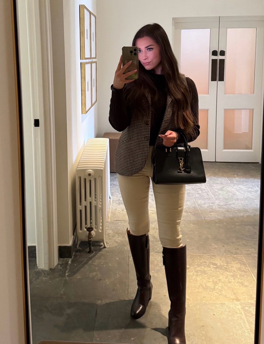 ccountryGoddess's tweet photo. How about I stand on you with my boots https://t.co/AuYnyAcoQk