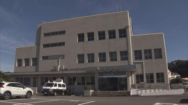 livedoornews's tweet photo. 【通報】生配信中に小学校内へ侵入、動画配信業の女を逮捕
https://t.co/Ltj6kVmied

女は11日午前0時すぎ、正当な理由がないにもかかわらず三重県熊野市内の小学校に侵入した疑い。女は真夜中に校舎内に入る様子を生配信していて、その動画を見た人から警察に通報があったという。 https://t.co/69zg7jJAUO