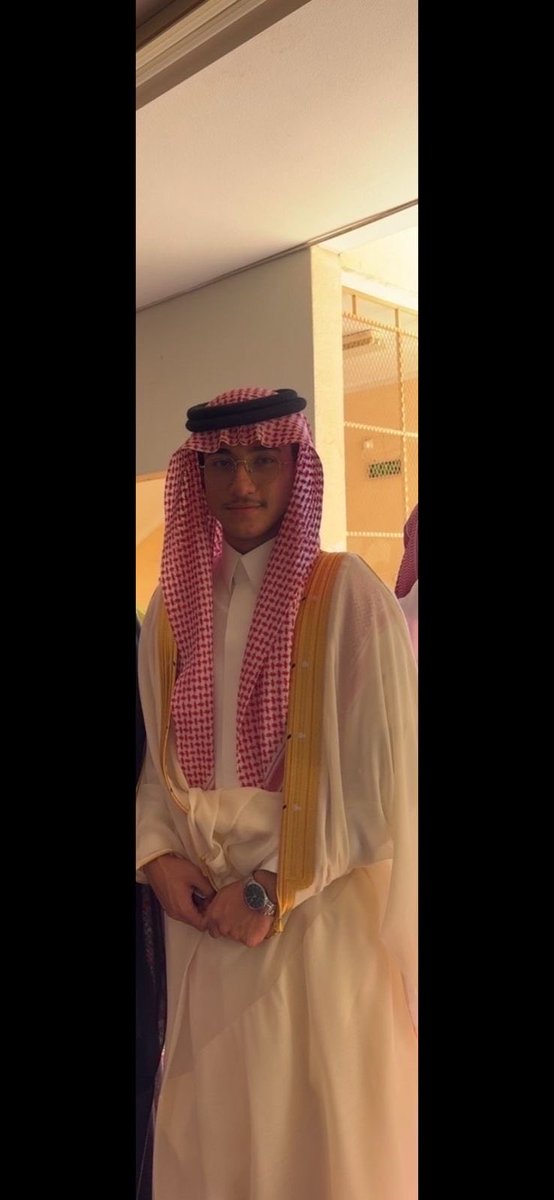lk0238's tweet photo. الحمد لله الذي بنعمته تتم الصالحات، يسرني أن أتقدم بأجمل التهاني والتبريكات لابني #عبدالمجيد بمناسبة نجاحه وتخرجه من المرحلة الثانوية.
هذا النجاح ثمرة جدٍ واجتهاد وصبر، وبداية مرحلة جديدة نحو مستقبل مشرق بإذن الله. أسأل الله أن يبارك له في علمه وعمره، وأن يوفقه في خطواته القادمة، https://t.co/925miiKXSG