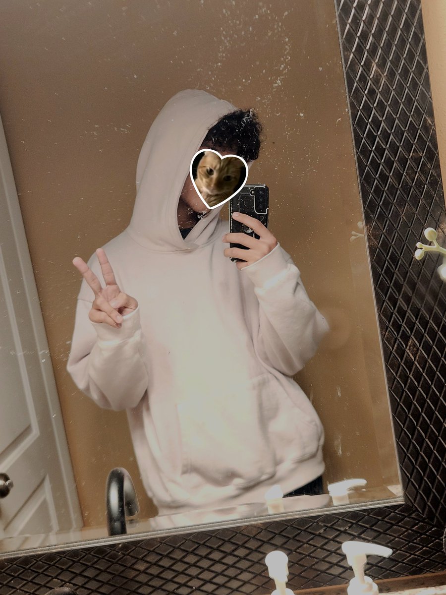 FluffyLlama🏳️‍🌈 tweet media