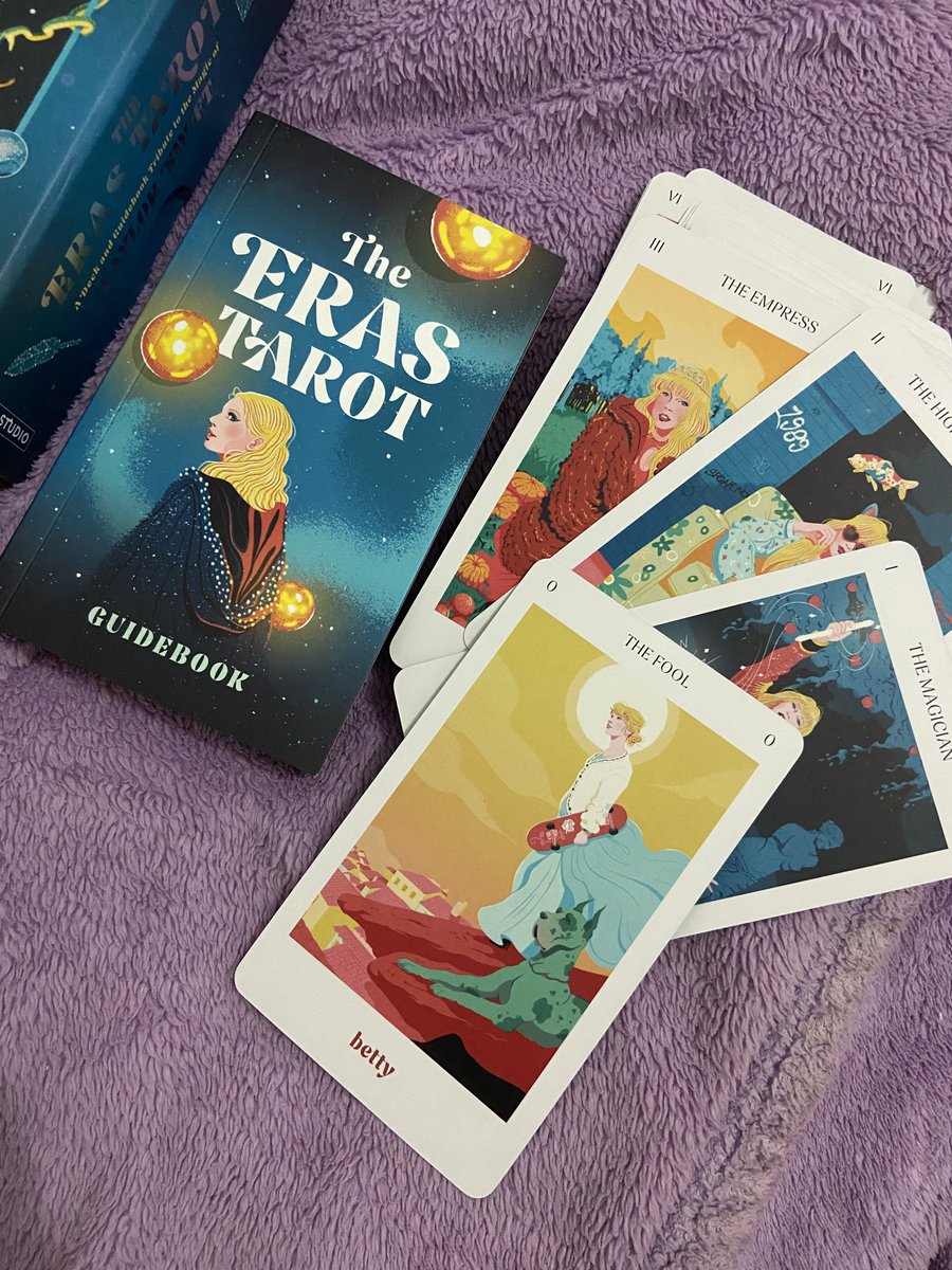 belongsory's tweet photo. EU TENHO O DECK DE TAROT MAIS BONITO DO MUNDO https://t.co/56xpEYF2qk