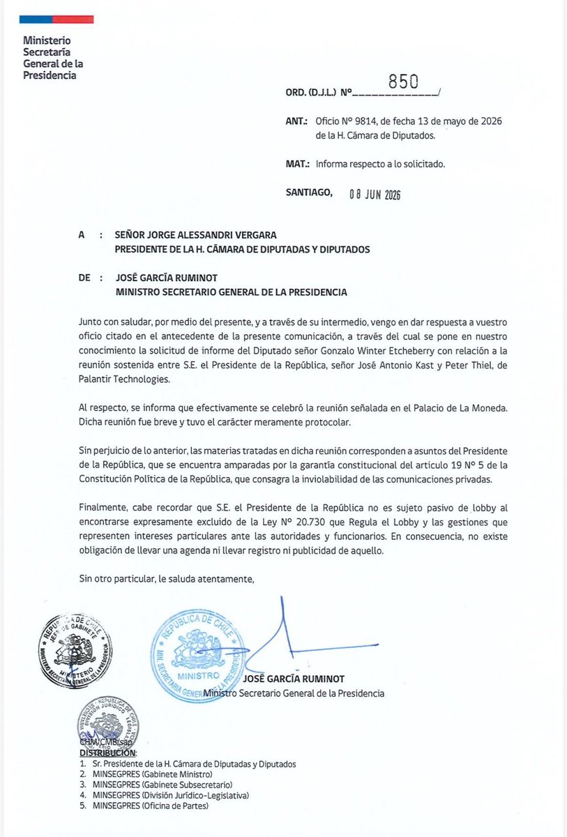 Eneatipo7's tweet photo. EN RESUMEN:
Si le da lata leer el oficio adjunto del Ministro Secretario General de la Presidencia, JOSÉ GARCIA RUMINOT, aquí se lo resumo:

“El presidente se reúne con quien se le para la R, y no tiene ninguna obligación de trasparentar que cresta habla y acuerda con quien se le antoje. Así que se pueden ir todos a la cresta”.

Así con la trasparencia de esta gente.