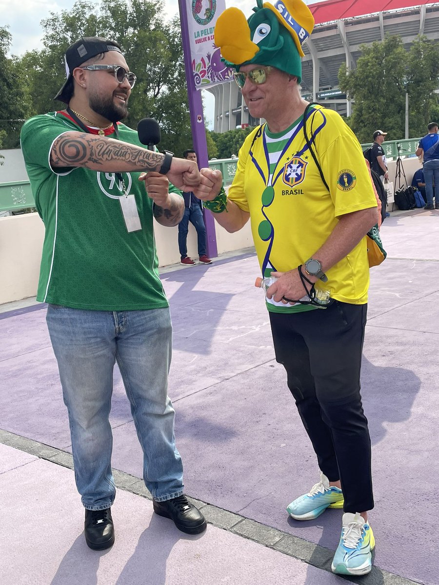 RujanusB's tweet photo. Otro rol al #EstadioAZTECA, ya se sintió más el ambiente hoy, aunque poca gente aún. Mucha presencia de carnales colombianos y brasileños!

#mundialdefútbol #EstadioCiudadDeMéxico https://t.co/1vog7LaKHc