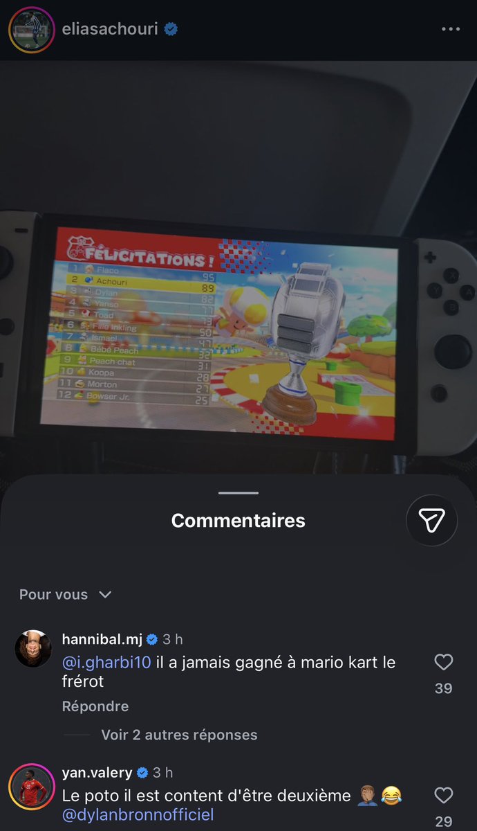 NoussourTN's tweet photo. Hannibal et Yan Valery qui taillent Elias Achouri sur Insta 🤣📲

Je crois bien que le groupe est prêt à passer les poules, le mec qui mélange tout sans rapport https://t.co/LQg6QrmOCr