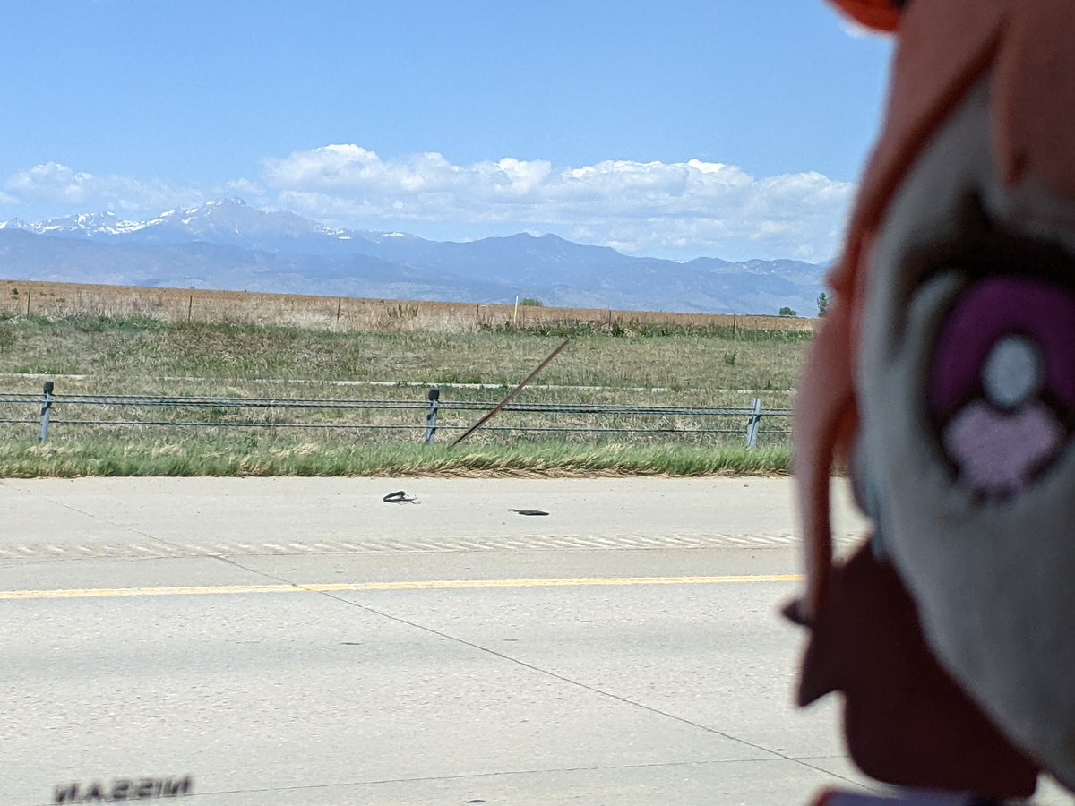 eon_sean's tweet photo. Finally set up with proper internet at my accommodations, so I can finally post a hint as to where I flew out to by showing off some nice mountains in the distance. (Another hint - Kiara has recently said she wanted to visit this area at some point.)
#kfp https://t.co/6xnlBI9XCL