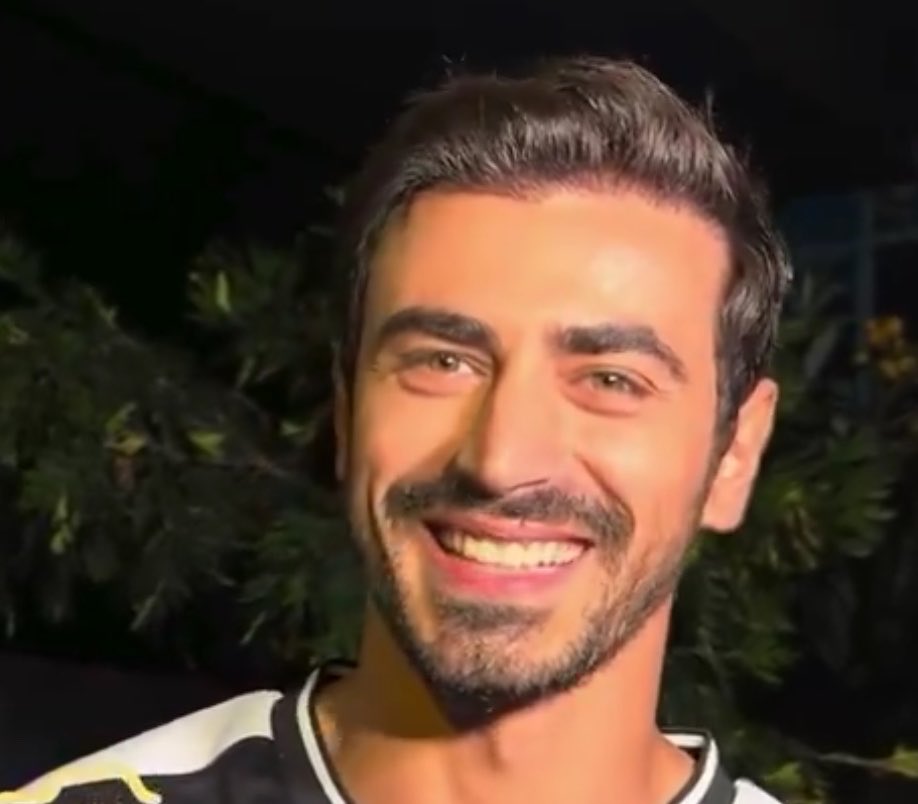 farzanax__'s tweet photo. from “sometimes you can meet someone outside your criteria who can make you feel something”  to  “there’s someone who excites me right now” 

it was a whole ride. his eyes say everything he can’t utter. that’s a man in love right there… <3 https://t.co/P3RHAIqr3N