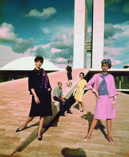 jotazzzzi's tweet photo. Oscar Niemeyer entendia de sexo, sensualidade e quadris femininos. https://t.co/d9f86xICpe