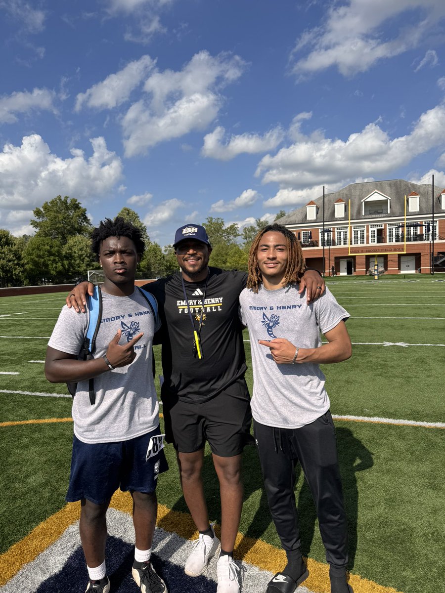 JeremiahMHarris's tweet photo. Had a great time today at the Emory and Henry Camp! BIG thanks again to @CoachWalters_ for the personal invite. I am very excited to build a relationship with the staff going foward!

@SoCoFootball @CoachJCraig1 @CoachQHunter @CoachTall @EmoryHenry_FB @novafootballpod @carljfred @PrepRedzoneVA @WillVapreps @CoachKPinVA @CoachJGadd @CoachWeaver13 @Coach_Urquhart @CoachP_eterson