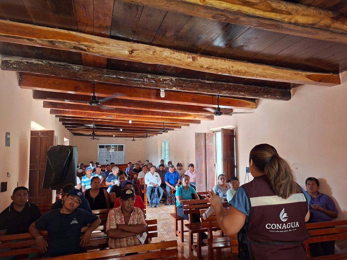 ConaguaDLQRoo's tweet photo. Trabajando  con las comunidades agrarias!
#Conagua y la Procuraduría Agraria capacitaron  en Kancabchen a personas productoras de la zona maya de Quintana Roo para obtener o regularizar sus títulos de concesión.

#AccionesConagua https://t.co/Zm3BaaxkNw
