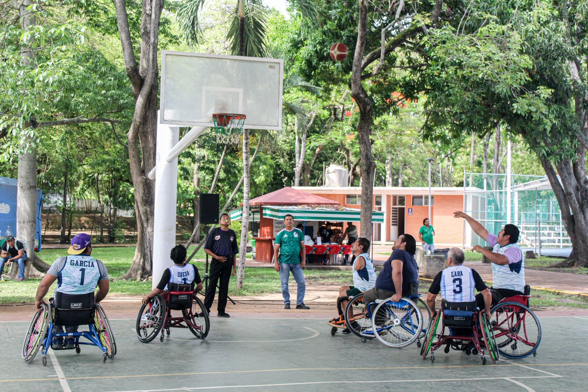 SMDIFCentro's tweet photo. En el marco de la fiebre mundialista que vive nuestro país, demostramos que el deporte adaptado no solo nos llena de orgullo, sino que es una herramienta clave para la visibilización, la inclusión y el desarrollo integral de todas y todos. 
🤝❤️ 
#HonestidadYResultados https://t.co/YiPUB6mSHk