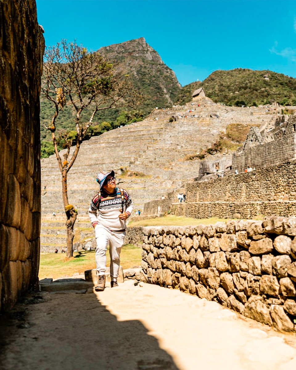 IncaTrailMachu's tweet photo. Machu Picchu doesn't just impress — it stops you in your tracks.
Mountains, clouds, the Urubamba below &amp; a stone city standing 500+ years without mortar. Walk it slowly, it leaves something that doesn't fade. ✨
👉 https://t.co/WoHKiH5PuI
#MachuPicchu #WonderOfTheWorld #VisitPeru https://t.co/0ObQb8vLEm