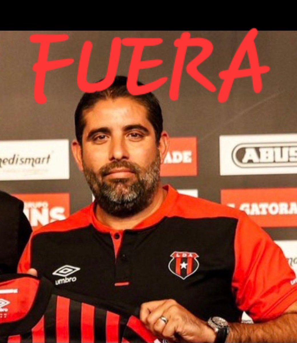 donde_Tencha's tweet photo. @ldacr FUERA https://t.co/7QVAIuVuJw