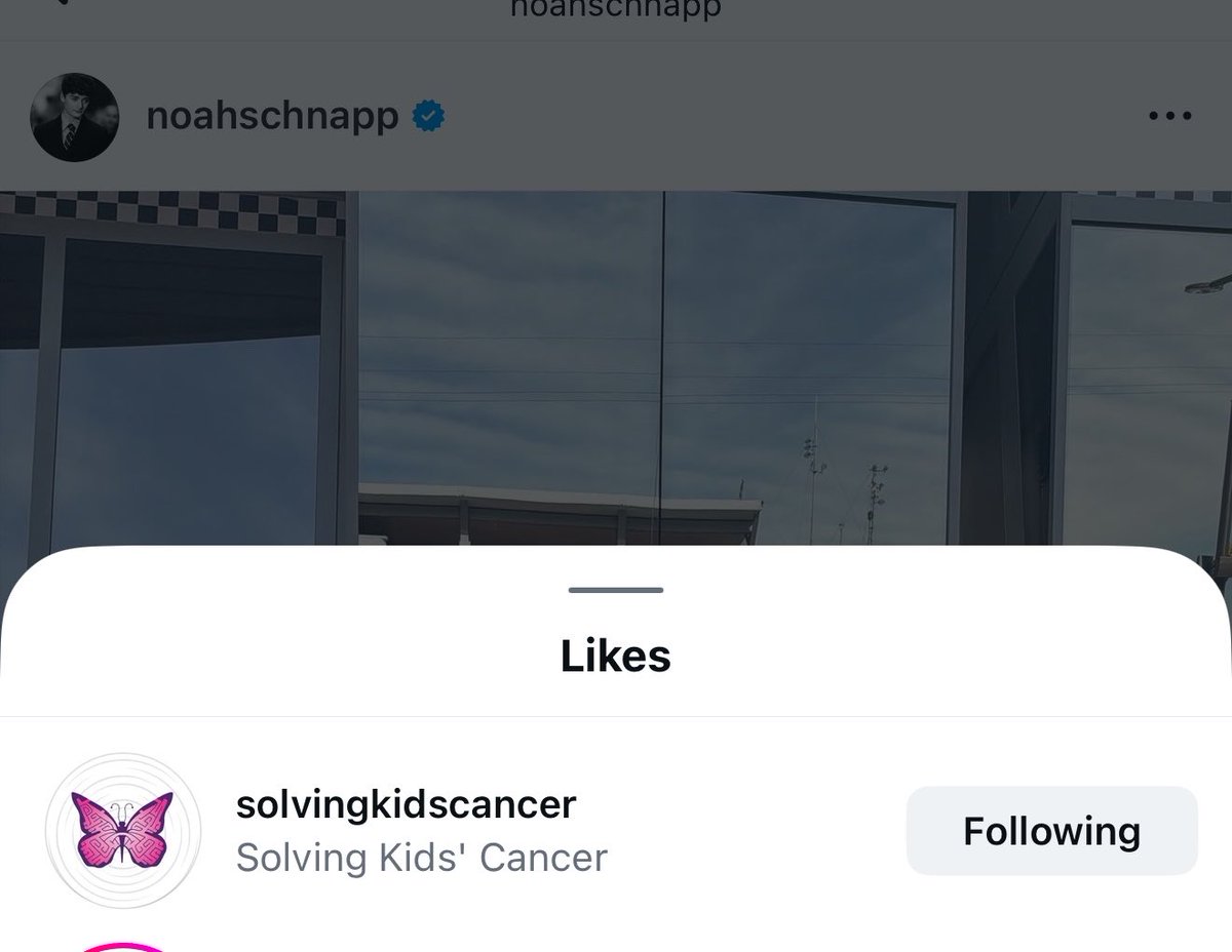 Elias_posts's tweet photo. I love Noah Schnapp so much. The fact that Solving Kids' Cancer has liked his post, follows him, and he follows them reminded me why I started being a fan of his. He was like 13 (me too)and kept posting fundraisers for kids cancer at the time when Millie lost her friend to cancer https://t.co/gzrhwbEo6U