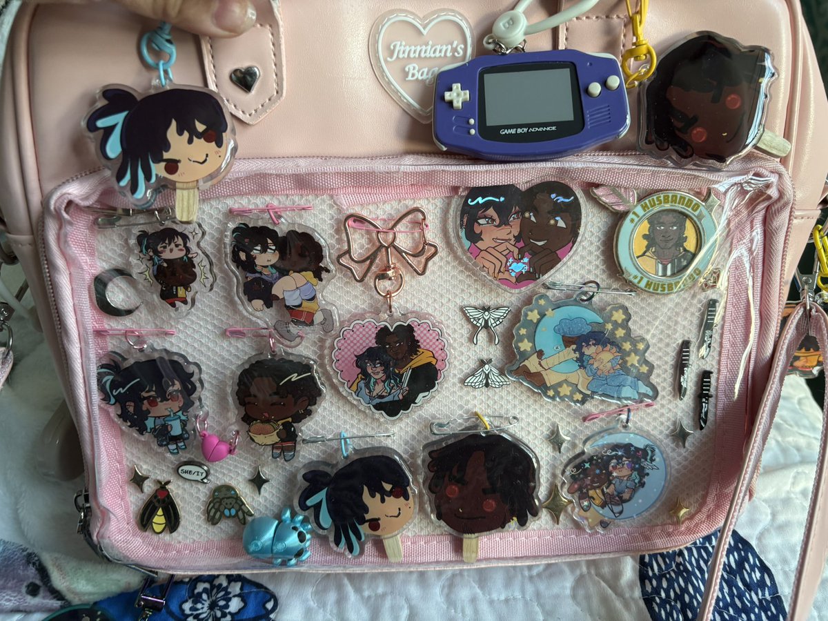 Cannibalingus's tweet photo. Happy pride! 🏳️‍🌈 make an ita bag of your f/o!! 🩷💜🩵#DontLookVN #Bisexual https://t.co/QAOmWBz3os