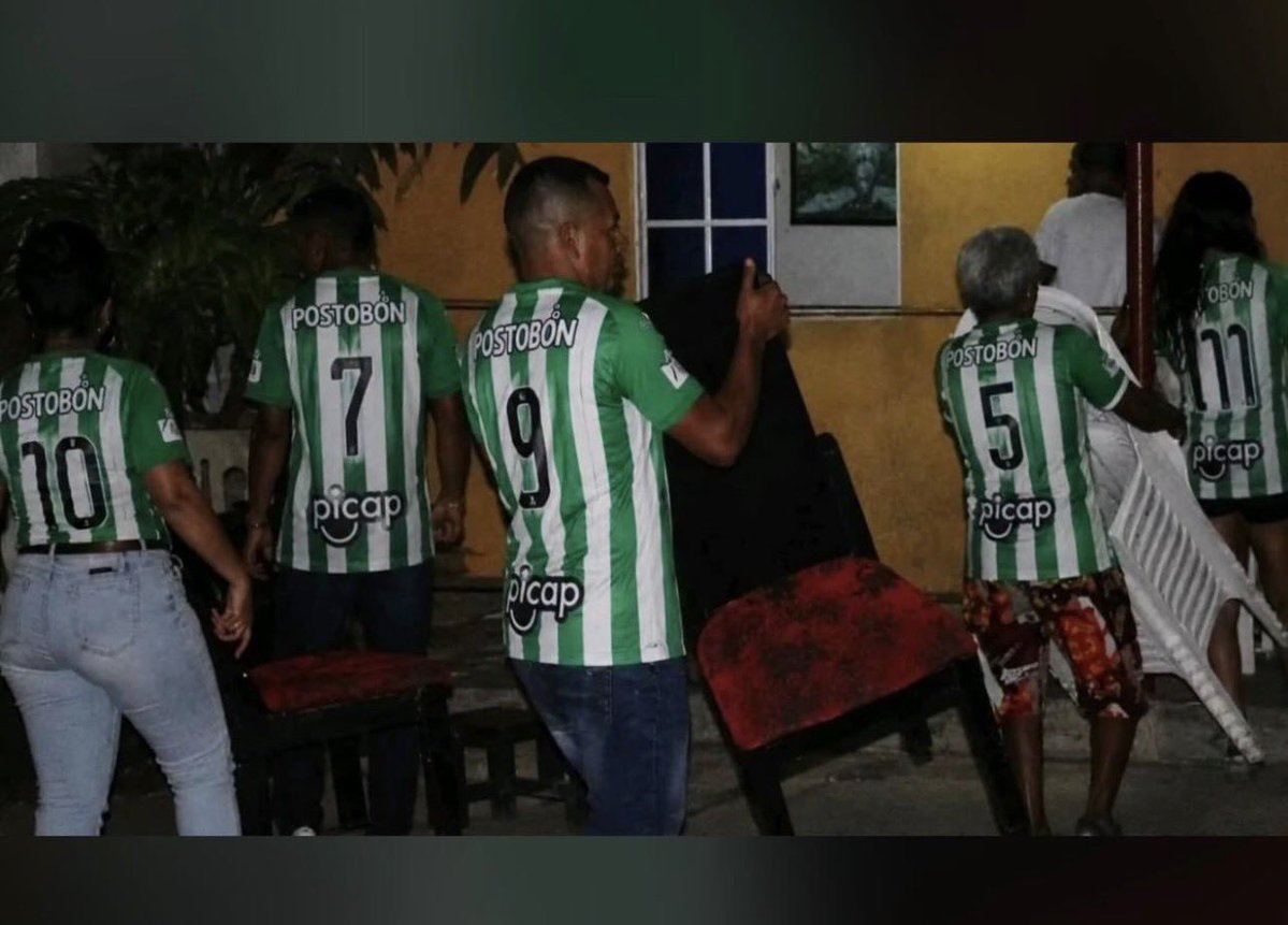 hpimienta95's tweet photo. Bueno pon una de las 18 a cobrar el penal del búfalo jajajaja https://t.co/LbKPCSWQ9U