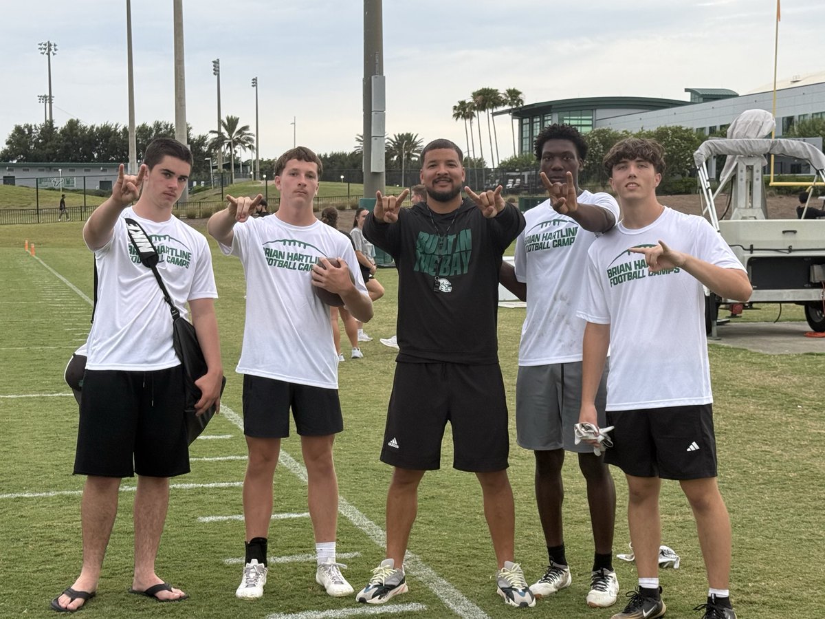 Fred_611's tweet photo. More clips and photos of me at the USF camp!!! All Glory to God!! @CoachA_USF @joehall310 @USFFootball @QBcoach1 @CJBennett_08 @CoachWood26 @RecruitLPHS @Rivals https://t.co/sm0Clp3679