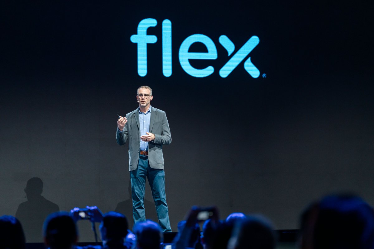 Flex tweet media