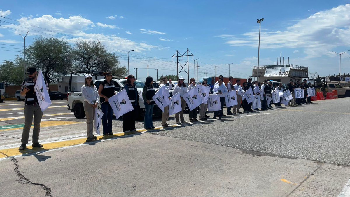 heroespaisanos's tweet photo. En Sonora dio inicio el Operativo Verano 2026 del Programa Heroínas Héroes Paisanos💚, fortaleciendo las acciones de apoyo y orientación para las y los connacionales que transitan por territorio nacional.🫂 https://t.co/wgADXhpZnz