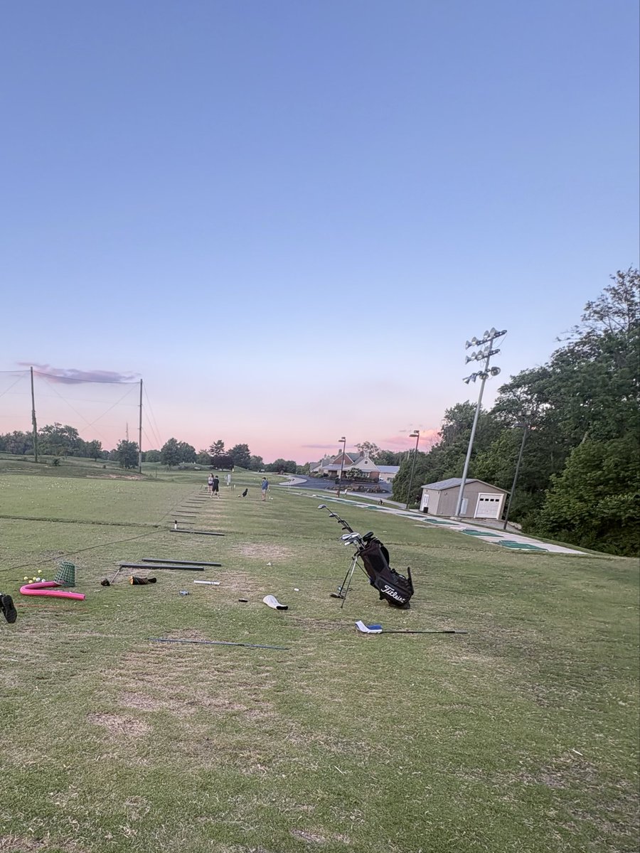 THEL0CKSMlTH's tweet photo. Kids having a diabolical range session #shrink https://t.co/VHwniB7soi