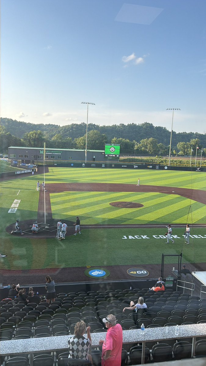 WMUL_Sports's tweet photo. Final game on the day in @wvssac State Baseball Tournament Action

No. 3 Hurricane vs No. 6 Martinsburg 

Winner takes on Morgantown against the semifinals

Class AAAA Quarterfinals

#wvprepbsb https://t.co/b3gQVjM1vQ