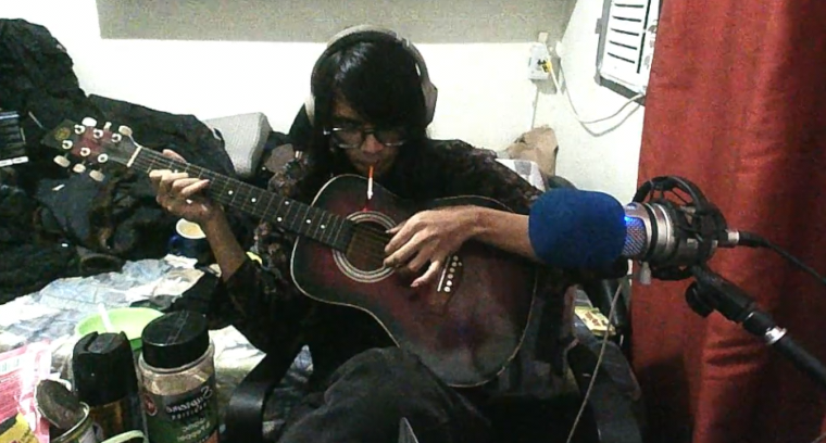 t4tfoid's tweet photo. cannot sleepings https://t.co/vCIHVDUCXa