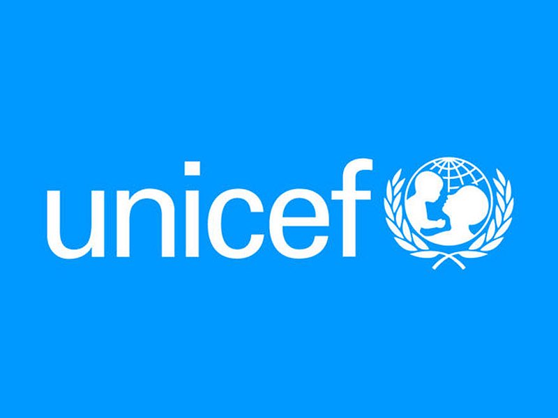 FocusinfosFr's tweet photo. 🔴 ALERTE INFO — L'UNICEF demande que les responsables des meurtres d'enfants palestiniens par Israël rendent des comptes. 

Édouard Beigbeder, directeur de l'UNICEF pour le Moyen-Orient et l'Afrique du Nord, a évoqué une récente fusillade près d'Hébron, en Cisjordanie, qui a coûté la vie à un garçon de sept mois , ainsi que la mort de huit enfants lors d'attaques israéliennes contre Gaza le week-end dernier.

« Nous ne pouvons pas laisser cela devenir la nouvelle norme – la mort d’enfants à cause de la violence devrait susciter l’indignation mondiale et doit être condamnée à tous les niveaux », a déclaré Beigbeder dans un communiqué.
