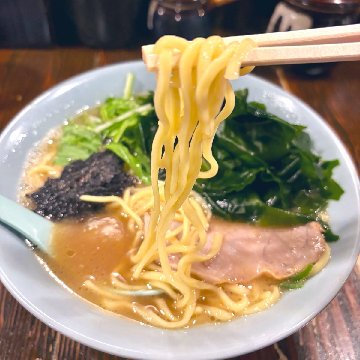 alc9999999's tweet photo. がら屋@戸部

醤油らーめん
わかめ

お仕事帰りに
前回からわかめにハマり中
もはや、わかめスープとして頂いてます
でも麺は酒井製麺なんだぜ？

遅くまでやってて有難い
ご馳走様でした https://t.co/fVI31YmHMX