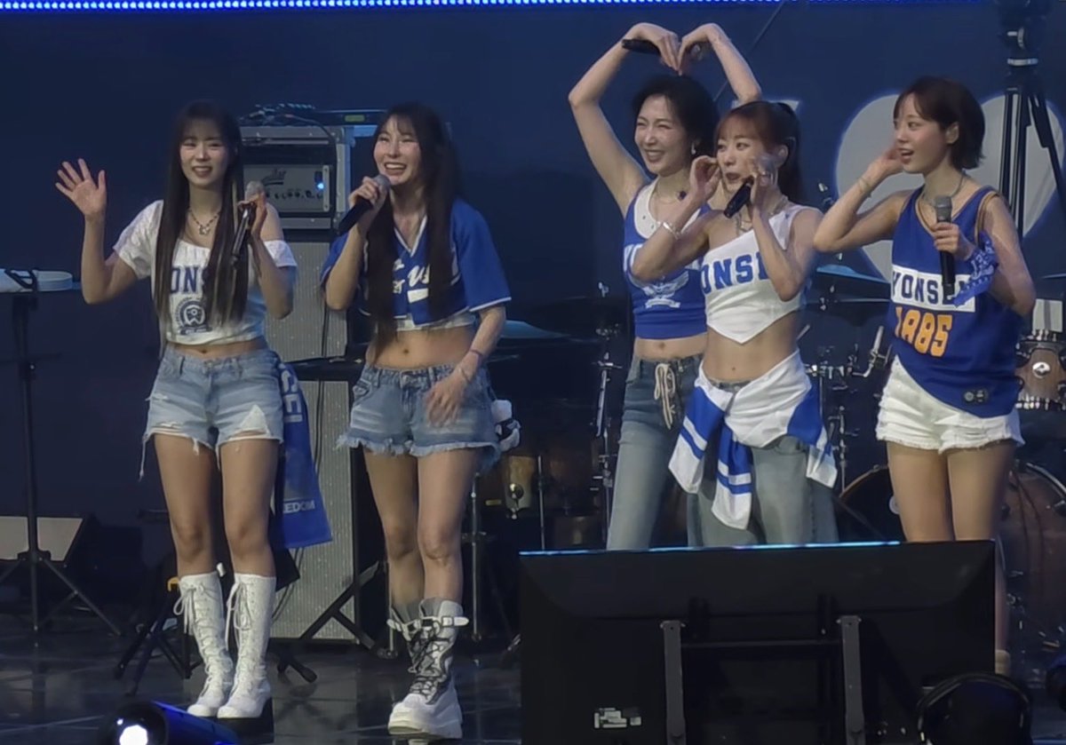 KARA　ヨンジ　ハラ　公式写真　KAMILIA FESTIVAL　L判 Happy Kamilia Day! We are so lucky that KARA have been so active