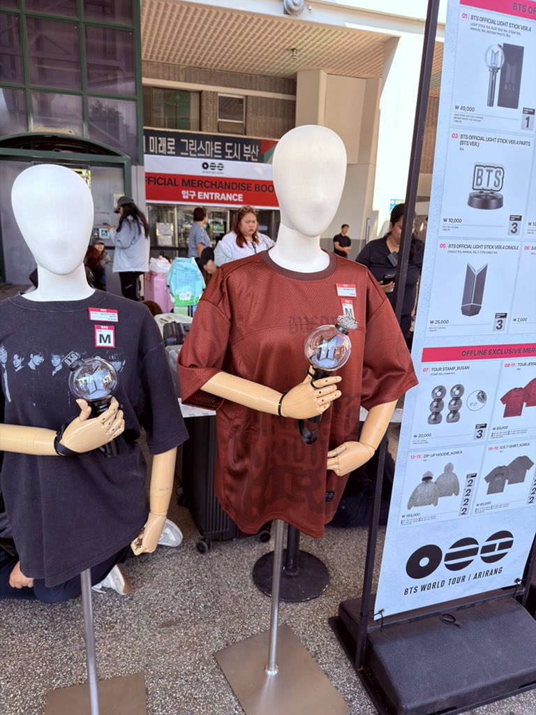 meanyoongi0309's tweet photo. Busan merch on-site 🫶🏻 #myg0309proof https://t.co/bLWsRfaWQn