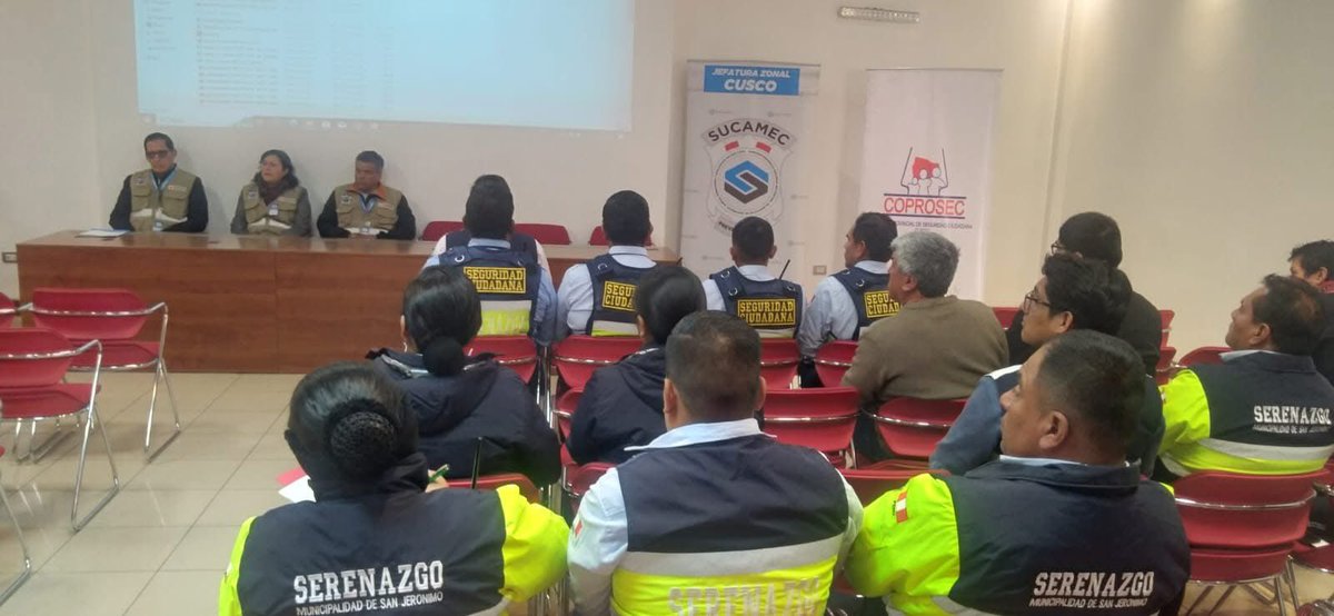 munidelcusco's tweet photo. #FiestasDelCusco2026
📣𝐌𝐮𝐧𝐢 #Cusco 𝐈𝐧𝐟𝐨𝐫𝐦𝐚
✅Nuestra Municipalidad del Cusco, en el marco de su compromiso por fortalecer la seguridad ciudadana y el orden en toda la provincia cusqueña, impulsa acciones conjuntas con diversas instituciones estratégicas. https://t.co/aAe154tGQ7