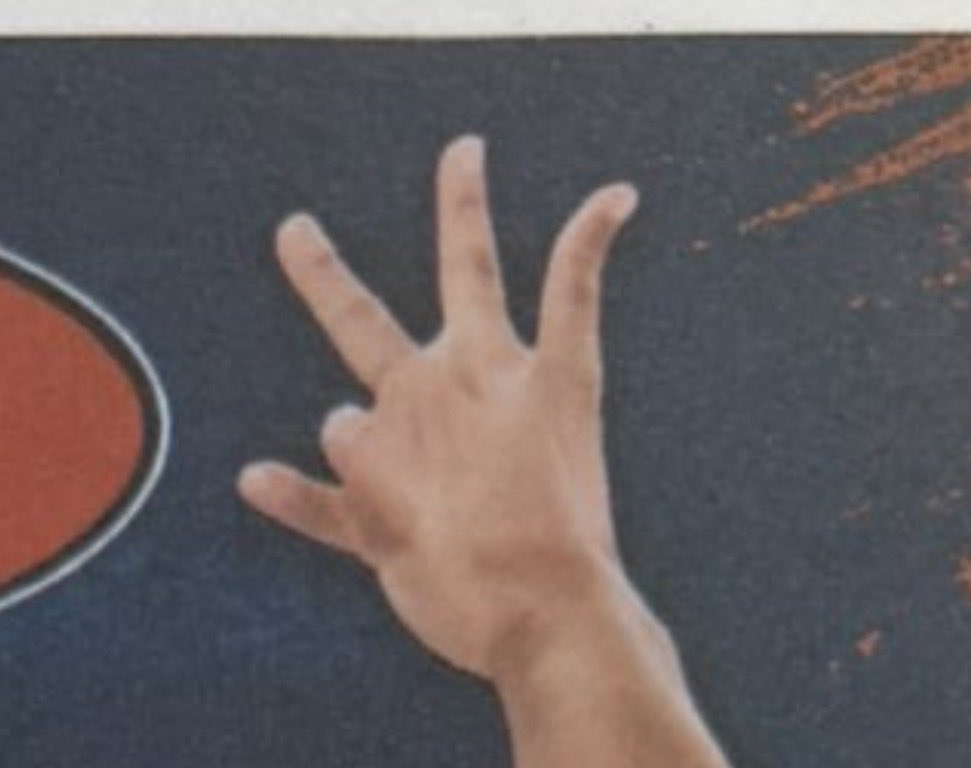 Pyrx_'s tweet photo. @dailysportszone @TranscendedBoy @KennyDucey Yeah this definitely looks like a real human hand… https://t.co/CHBEGen7bm