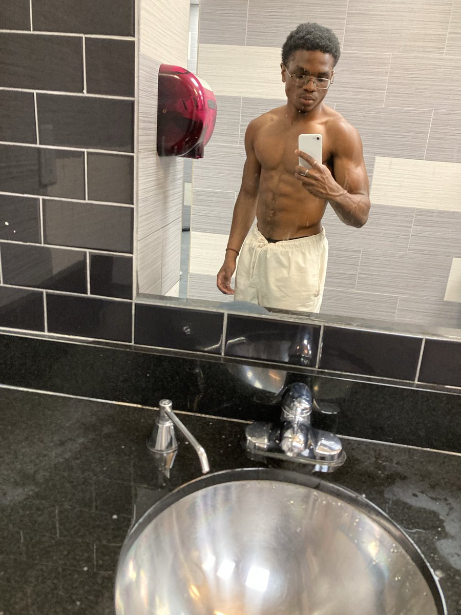 aidenfeli's tweet photo. @FakeRyley Mfs still playin smash https://t.co/1Dw9Y3NKHJ