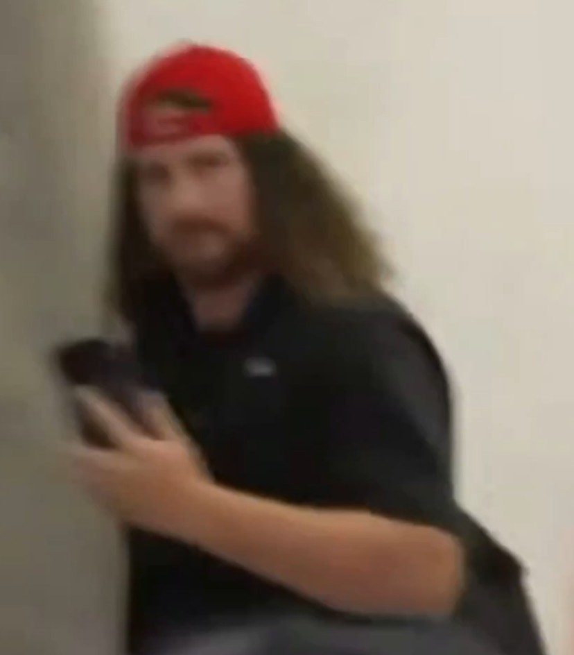SimonTimothyAU's tweet photo. Bill Gates HOUNDED by reporters and a reporting protester as he walks out of Epstein hearing  'GOD sees all your evil, Bill Gates. You’re a satanist, you’re transgender'  Bill stays silent.

We need more reporters like this guy https://t.co/ClnDdxc3XH