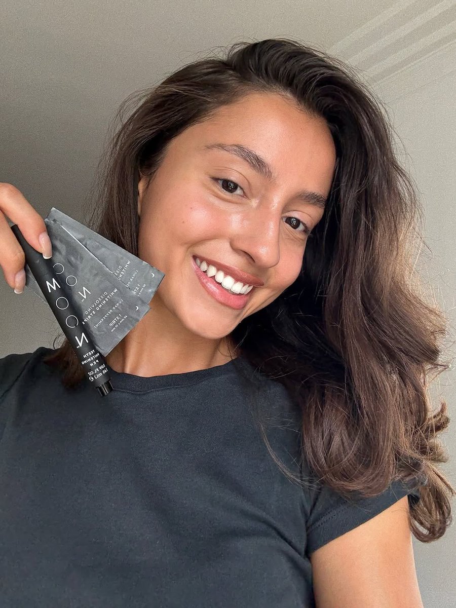 moongpfu's tweet photo. Smiles, sips, and staying bright ✨ Make everyday moments effortless with the On-the-Go Whitening Kit. https://t.co/RZL8XQgXq1
