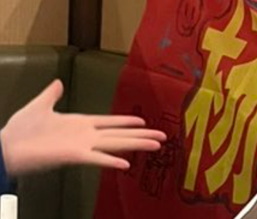 beloveddirector's tweet photo. is valencina third-wheeling why is saude in the corner of the picture https://t.co/q4NCAUC6Md