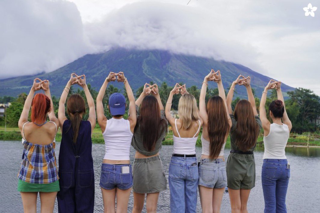 BloomStreamers's tweet photo. Ako lang ba yung may fave sa lahat ng naka talikod na ot8 photos? If you have one… pa commment po

FIVE YEARS WITH BINI
#HighFiveForBINI
#Happy5thAnniversaryBINI https://t.co/2BDjeWuanV