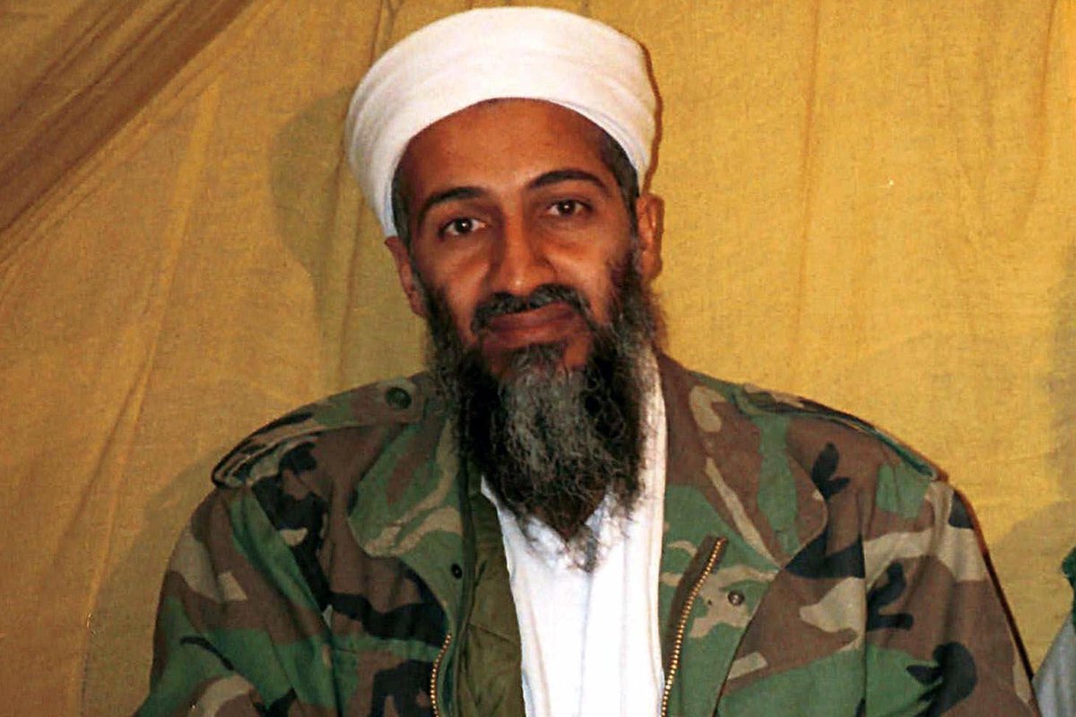 CaneGng's tweet photo. @Jerrythekid21 Osama in your reflection? https://t.co/RPfdm9UJca