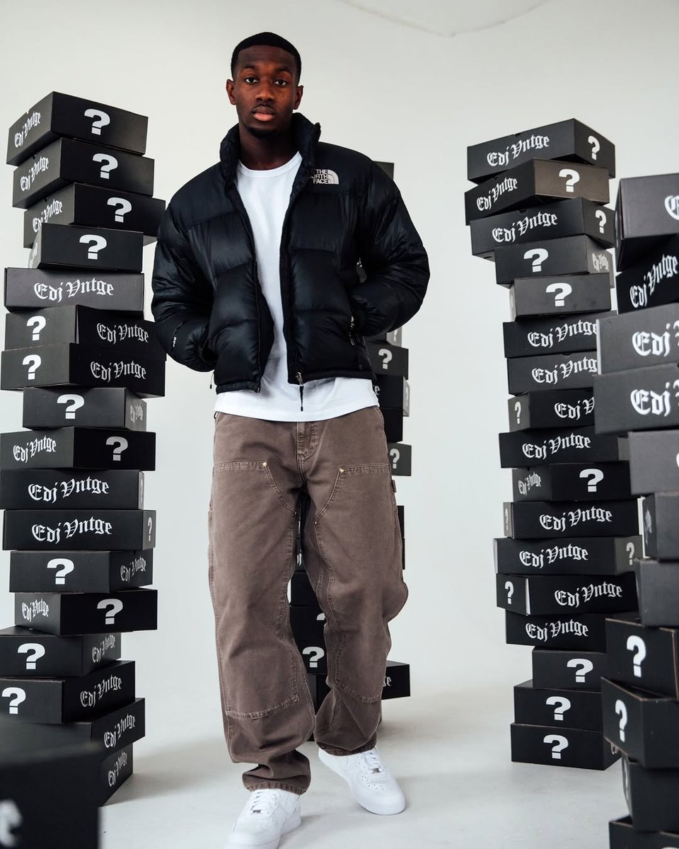 edjvntge's tweet photo. Big savings this BLACK FRIDAY!

» FREE EXTRA ITEM IN EVERY BOX
» UP TO 50% OFF - CODE 'BLACKOUT'
» SPEND UNLOCKS (MORE 💵 = MORE 🎁)
» BLACKOUT BOX RESTOCK

Live now!! You cannot miss out… https://t.co/14A2KBZhGN