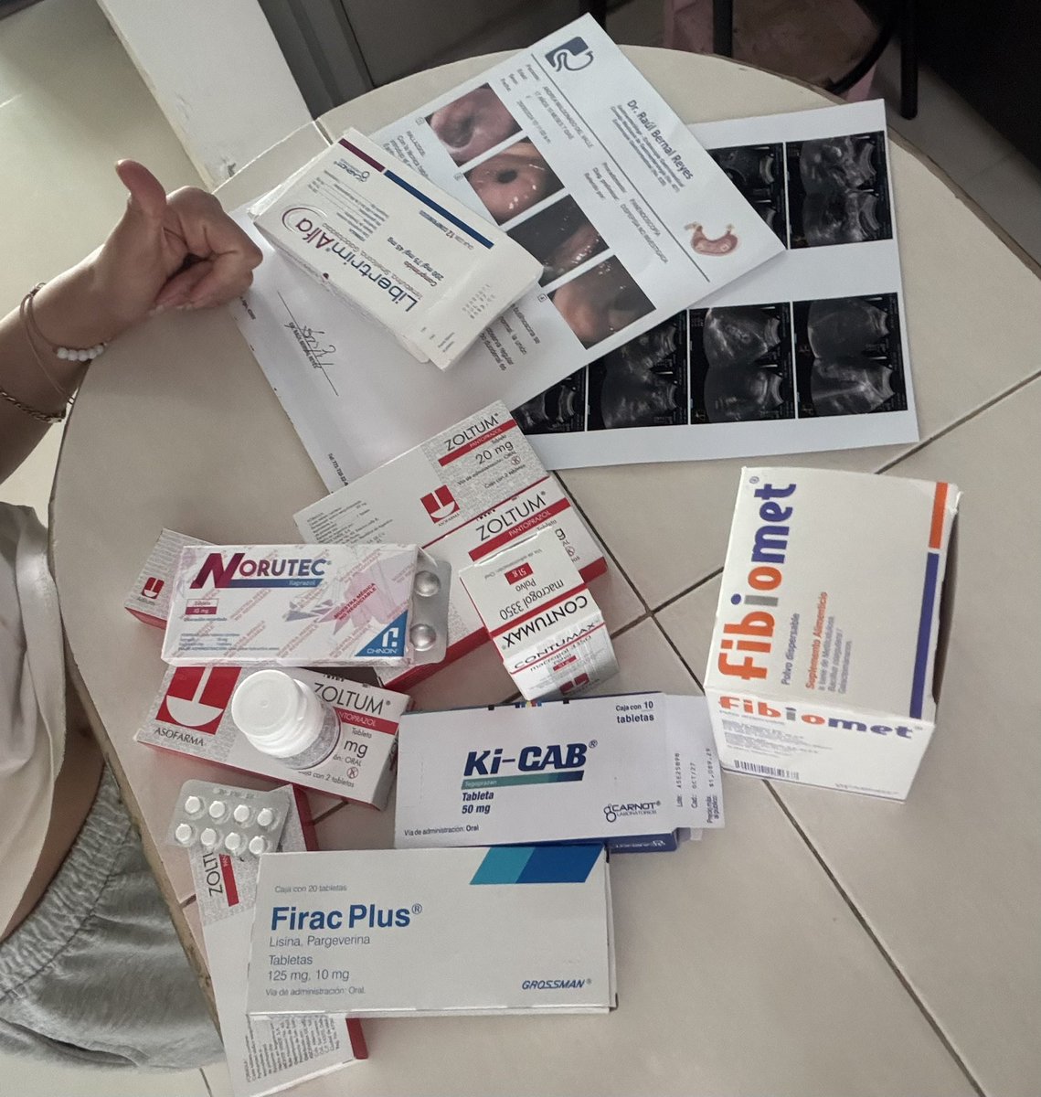 Anmy99's tweet photo. imagínate tener hijos igual de gastrointestinalmente inestables, mejor mierda https://t.co/VFkHxn3pYj